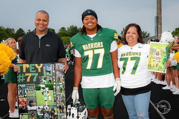 2026 Senior Football Families-16