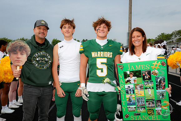 2026 Senior Football Families-40
