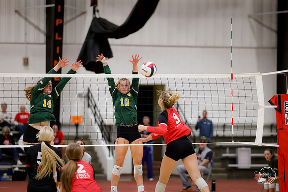 20251011 St Charles East Invite-154