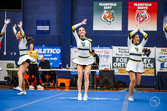 202512120 Varsity Cheer Oswego Invite-10