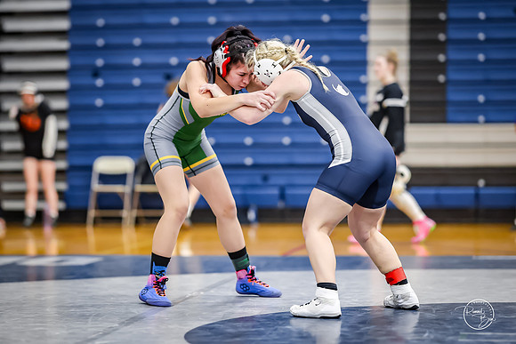 20260103  Girls Wrestling Oswego Invite-8
