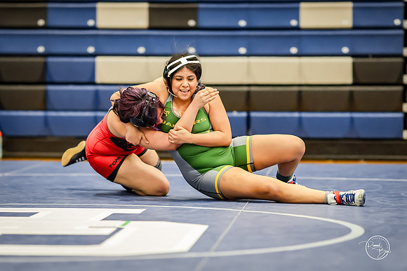 20260103  Girls Wrestling Oswego Invite-38