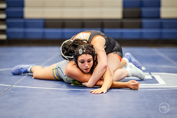 20260103  Girls Wrestling Oswego Invite-50