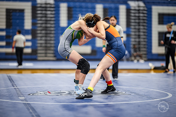 20260103  Girls Wrestling Oswego Invite-70