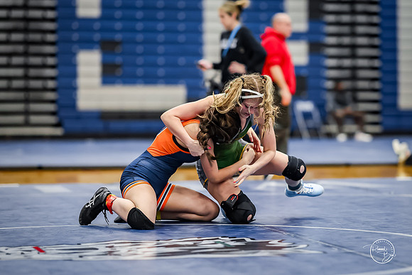 20260103  Girls Wrestling Oswego Invite-75