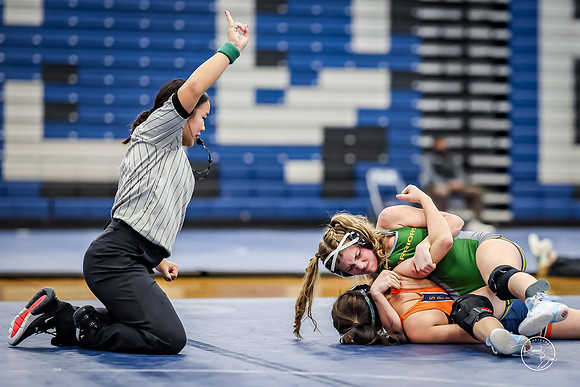 20260103  Girls Wrestling Oswego Invite-78
