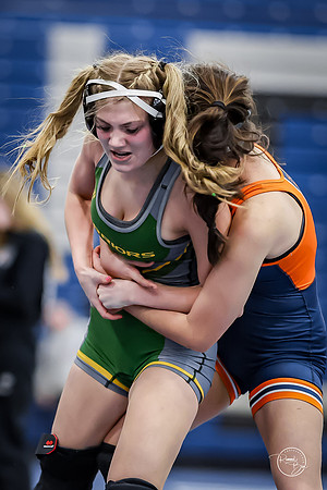20260103  Girls Wrestling Oswego Invite-84