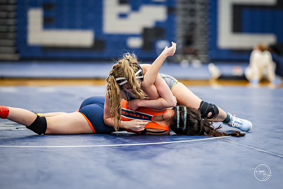 20260103  Girls Wrestling Oswego Invite-90