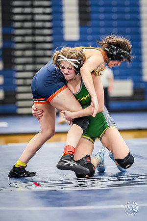 20260103  Girls Wrestling Oswego Invite-92