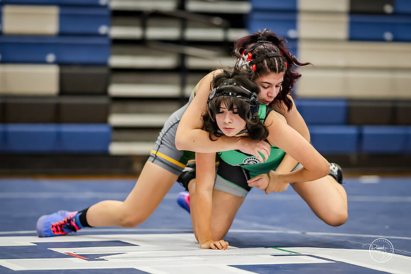 20260103  Girls Wrestling Oswego Invite-100