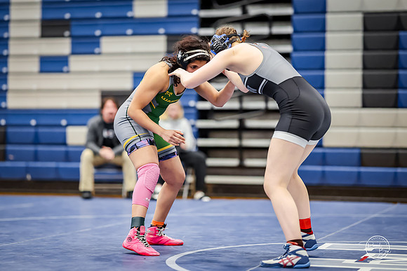 20260103  Girls Wrestling Oswego Invite-102