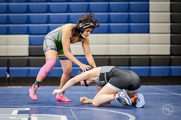 20260103  Girls Wrestling Oswego Invite-105