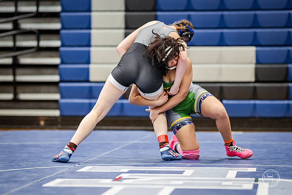20260103  Girls Wrestling Oswego Invite-111