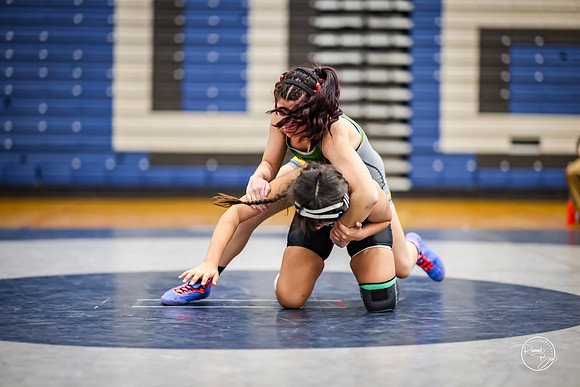 20260103  Girls Wrestling Oswego Invite-154