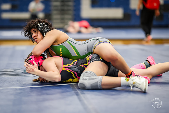 20260103  Girls Wrestling Oswego Invite-170