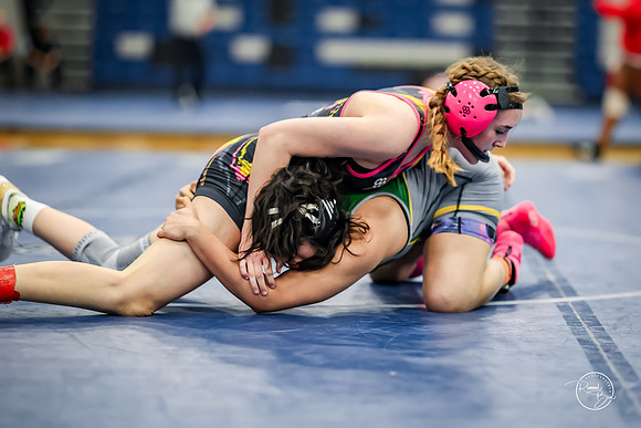 20260103  Girls Wrestling Oswego Invite-171