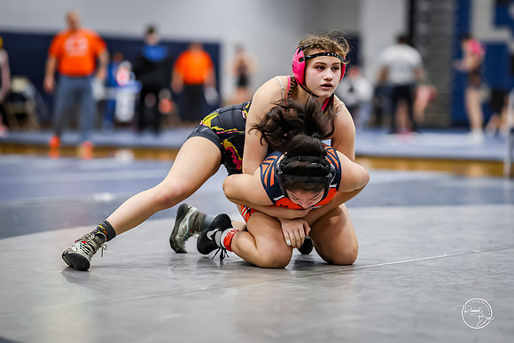 20260103  MV Girls Wrestling Oswego Invite-6