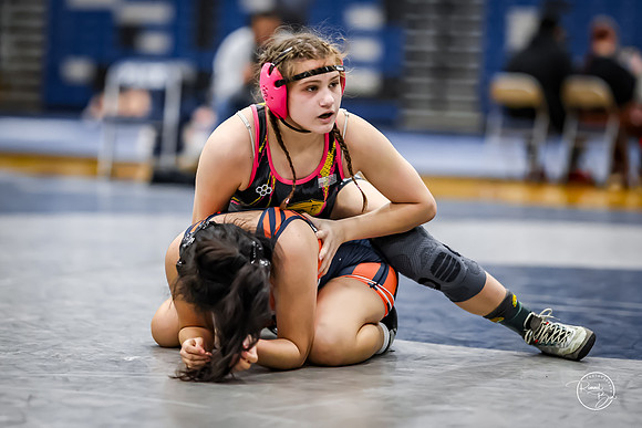 20260103  MV Girls Wrestling Oswego Invite-15
