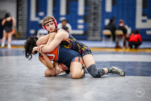20260103  MV Girls Wrestling Oswego Invite-16