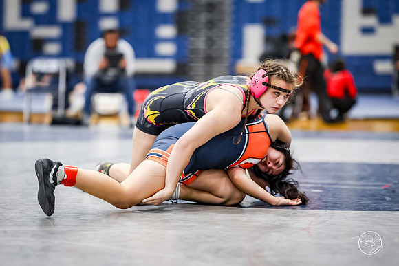 20260103  MV Girls Wrestling Oswego Invite-19