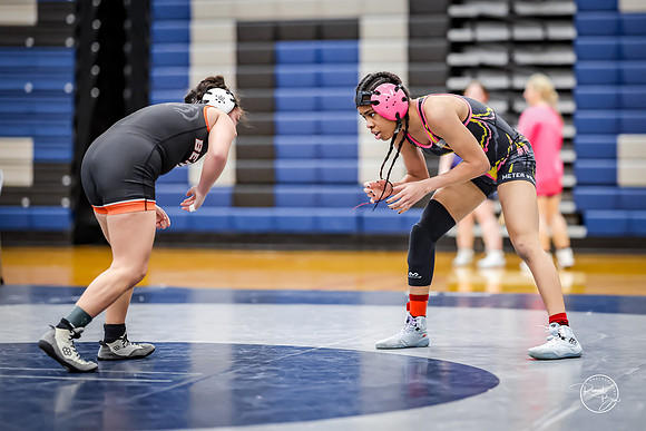20260103  MV Girls Wrestling Oswego Invite-22