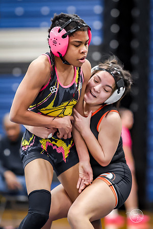 20260103  MV Girls Wrestling Oswego Invite-28