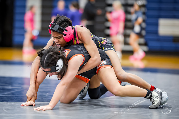 20260103  MV Girls Wrestling Oswego Invite-32