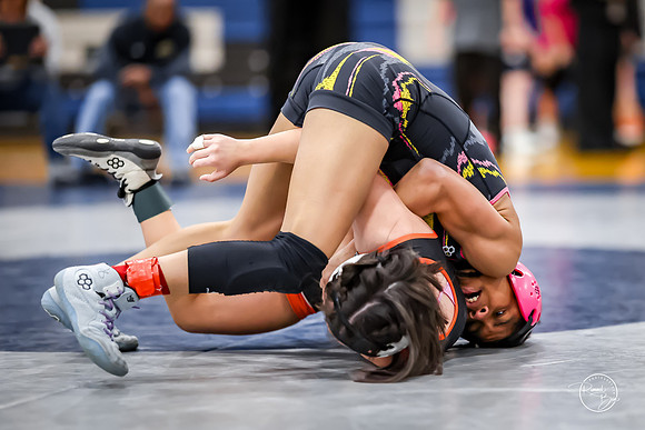 20260103  MV Girls Wrestling Oswego Invite-38