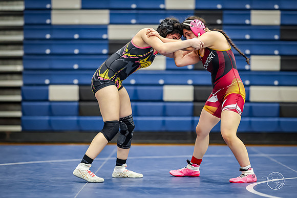 20260103  MV Girls Wrestling Oswego Invite-40