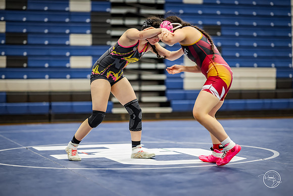 20260103  MV Girls Wrestling Oswego Invite-41