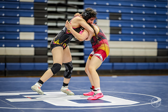 20260103  MV Girls Wrestling Oswego Invite-44