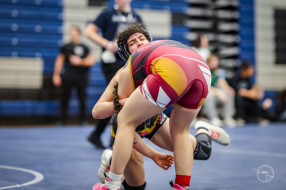 20260103  MV Girls Wrestling Oswego Invite-54