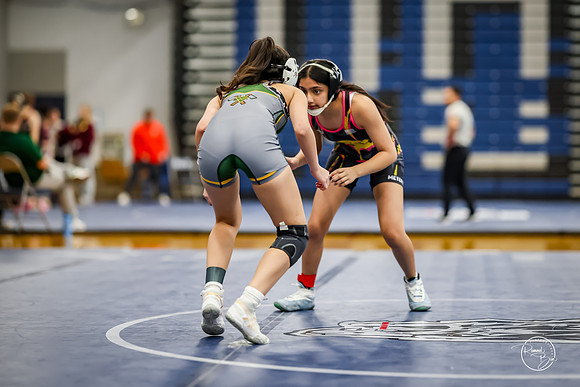 20260103  MV Girls Wrestling Oswego Invite-60