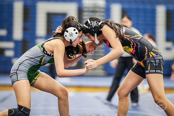 20260103  MV Girls Wrestling Oswego Invite-62