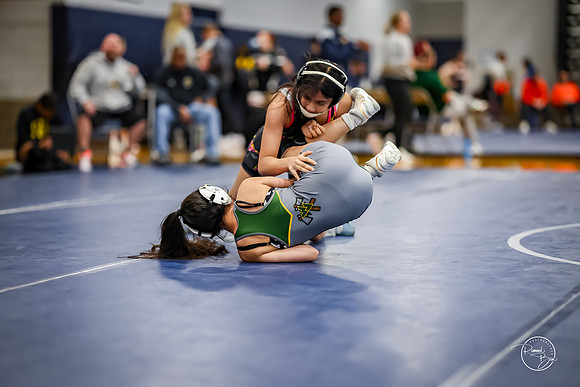 20260103  MV Girls Wrestling Oswego Invite-63