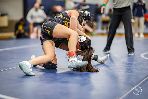 20260103  MV Girls Wrestling Oswego Invite-66