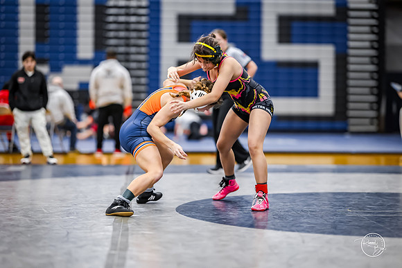 20260103  MV Girls Wrestling Oswego Invite-71