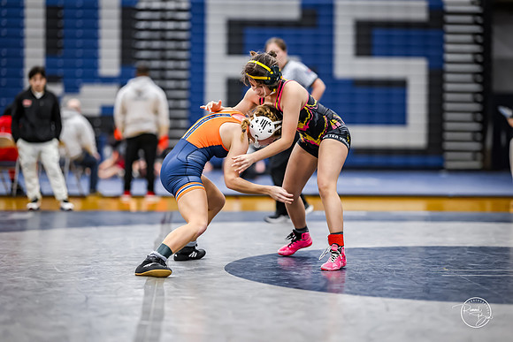 20260103  MV Girls Wrestling Oswego Invite-72