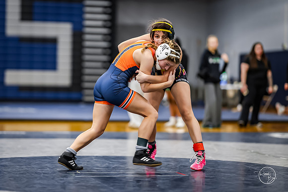 20260103  MV Girls Wrestling Oswego Invite-74