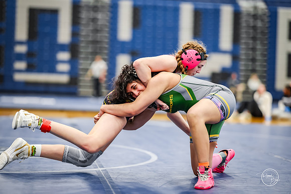 20260103  MV Girls Wrestling Oswego Invite-89