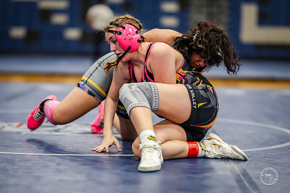 20260103  MV Girls Wrestling Oswego Invite-92