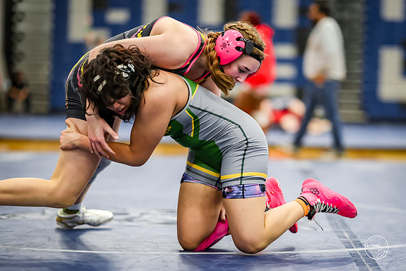 20260103  MV Girls Wrestling Oswego Invite-93