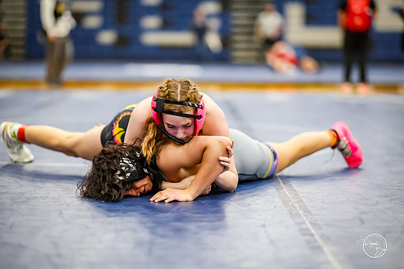 20260103  MV Girls Wrestling Oswego Invite-95