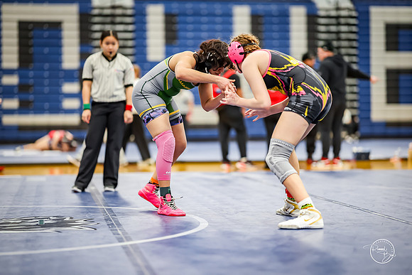 20260103  MV Girls Wrestling Oswego Invite-96
