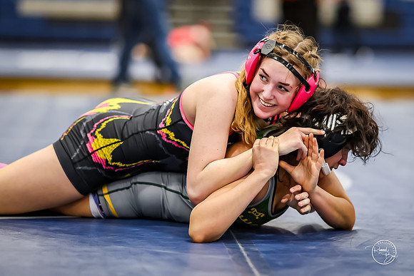 20260103  MV Girls Wrestling Oswego Invite-101