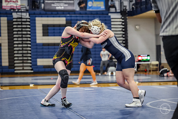 20260103  MV Girls Wrestling Oswego Invite-117