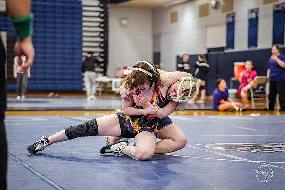 20260103  MV Girls Wrestling Oswego Invite-118