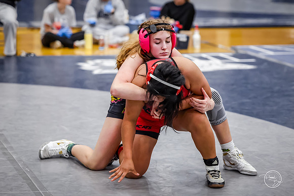 20260103  MV Girls Wrestling Oswego Invite-124