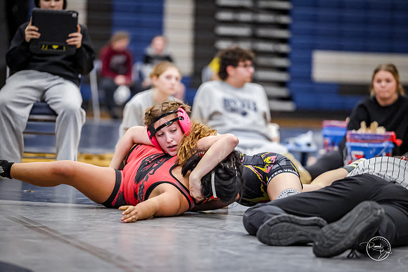 20260103  MV Girls Wrestling Oswego Invite-126