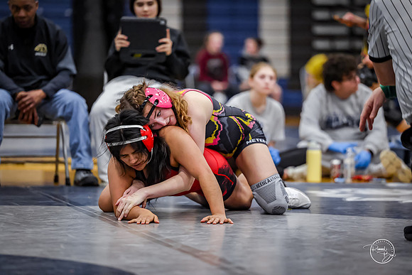 20260103  MV Girls Wrestling Oswego Invite-127